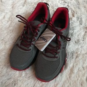 NWT Men’s ASICS Red & Gray Athletic Shoes